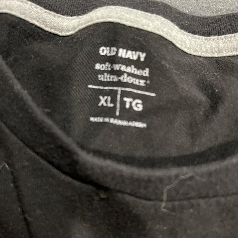 2 Men’s Old Navy T Shirts